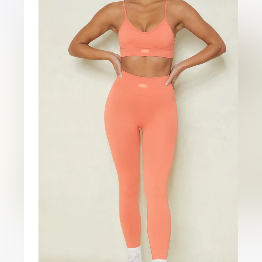Oh Polly seamless matching set peach color